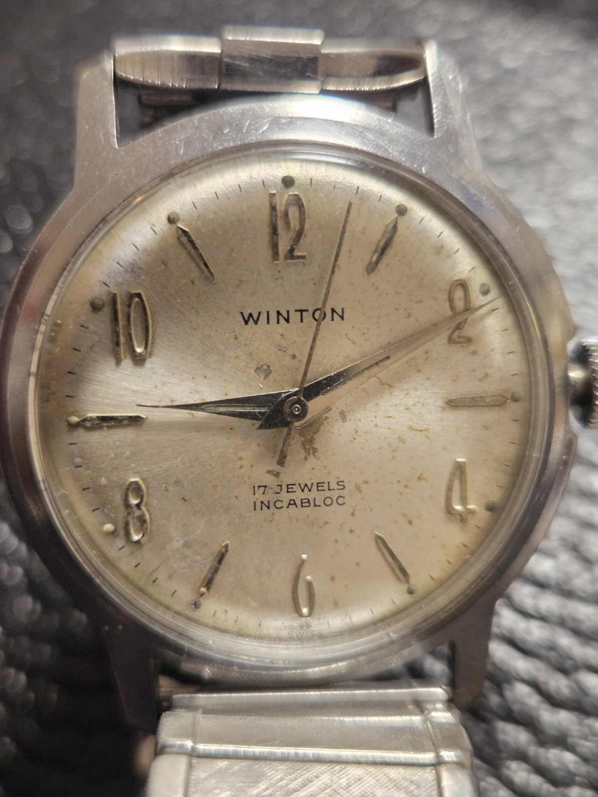 Works!Winton Incabloc Manual Wind 17J Shock-Resistant Silver Dial 34mm Bracelet