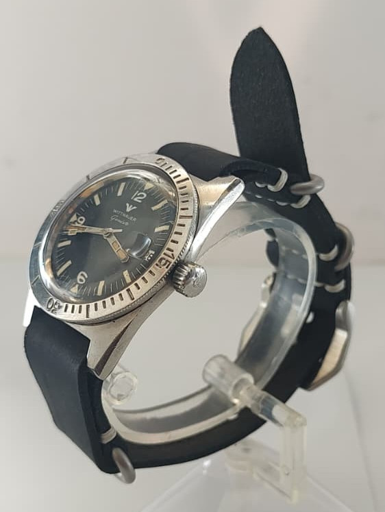 Rare Vintage Wittnauer 4000 Skin Diver 37mm Manual Wind 17J Black Dial 1960