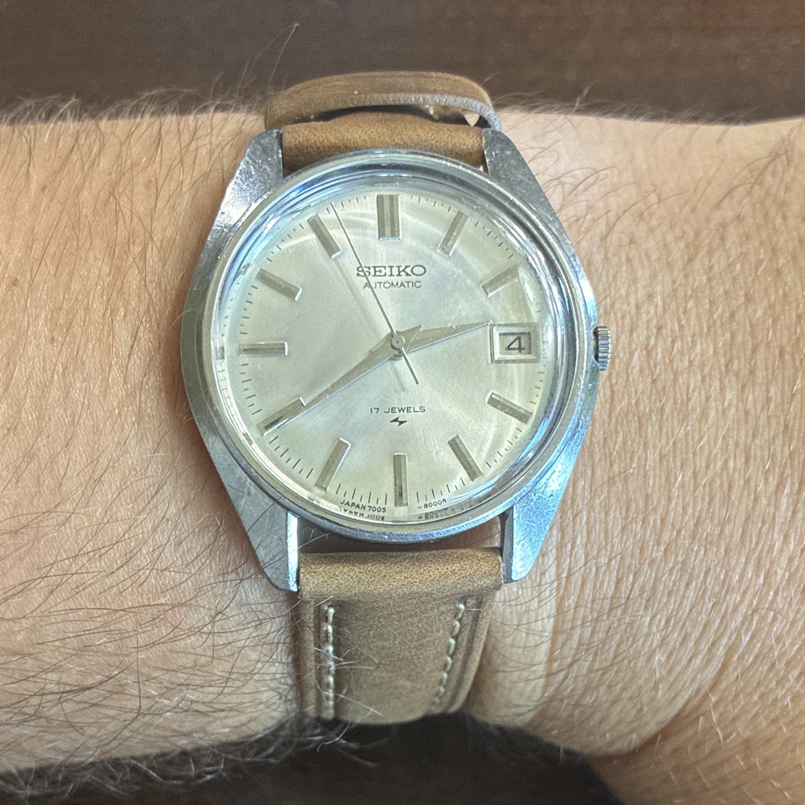 Seiko Automatic 17 Jewels 7005-8000 Date Silver Dial Brown Leather Strap 36mm