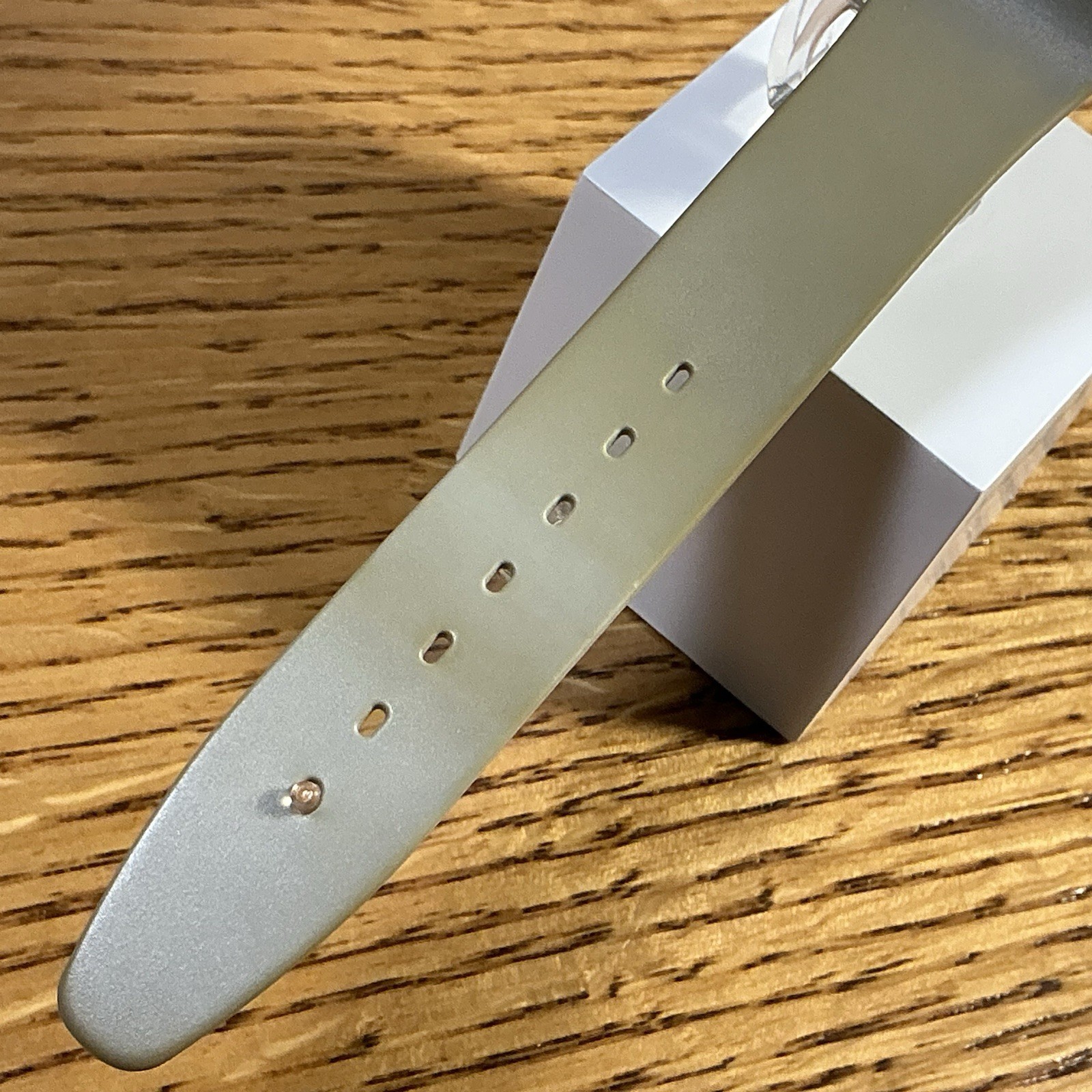 GT702 – 1983 – TAN – FIRST YEAR OF SWATCH – 34mm