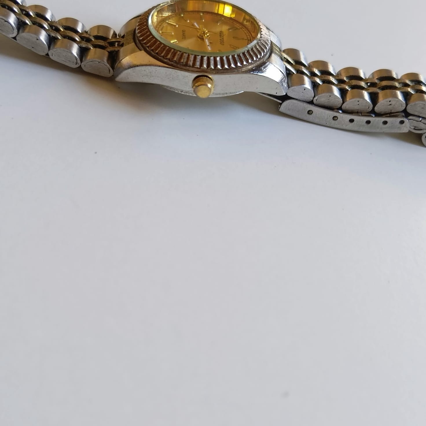 Vintage Vitaroso Women’s Watch Two-Tone Gold Dial Fluted Bezel Japan Movt Classi