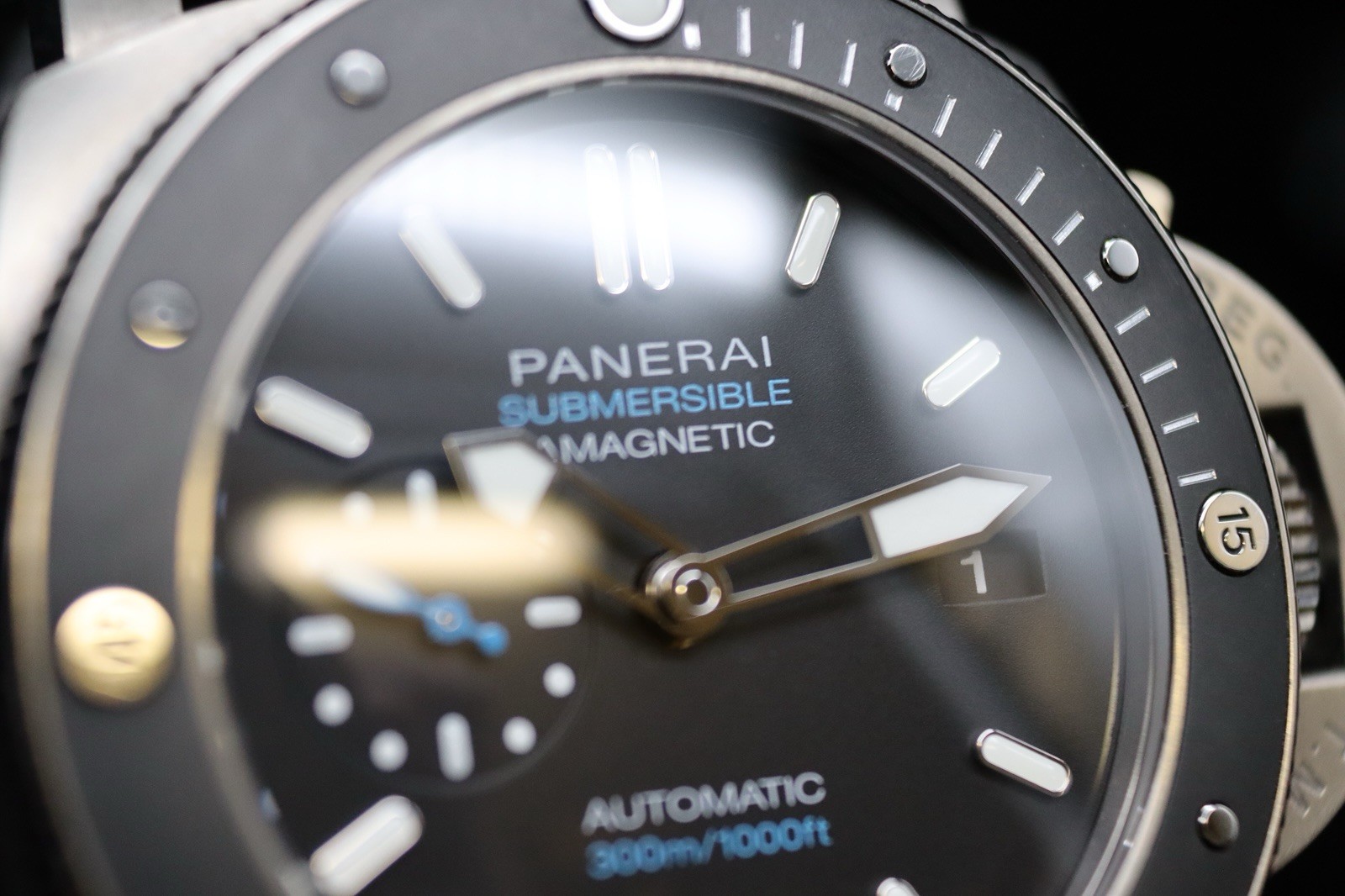 Panerai Submersible Men’s Black Baton Indexes Watch – PAM01389