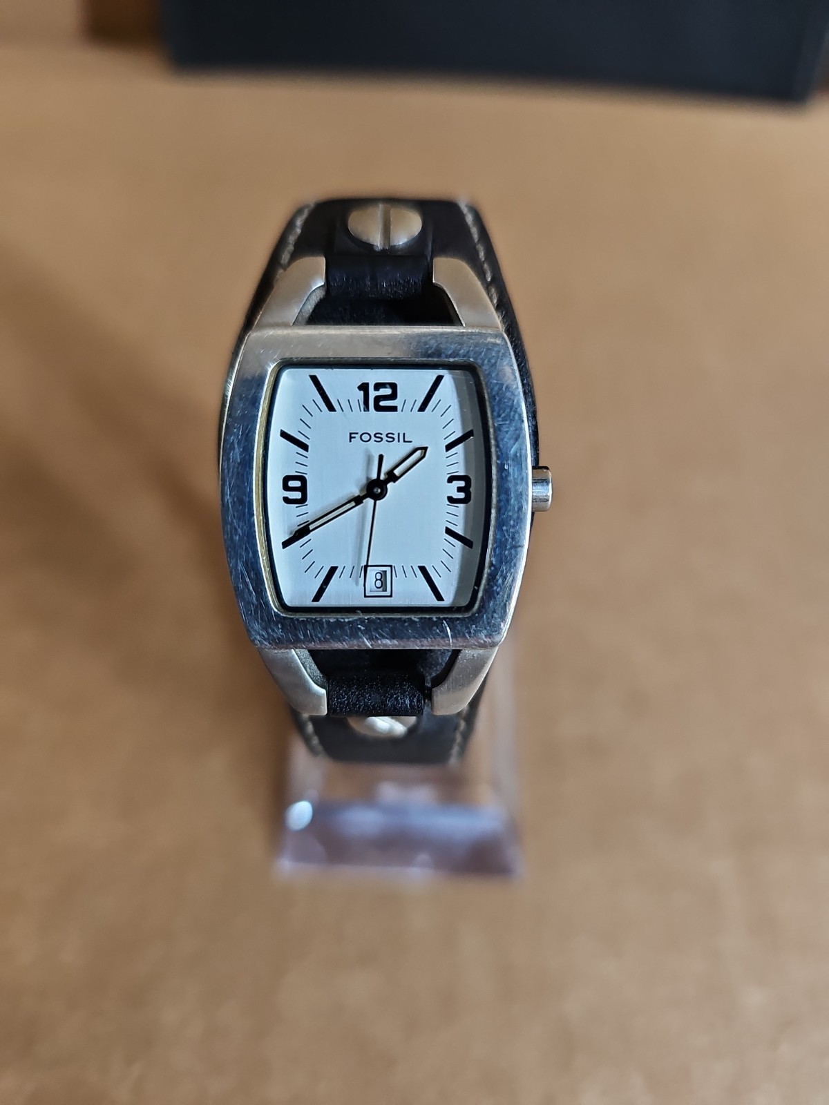 Fossil Wristwatch Date With One Piece Black Leather Vtg Strap Band Size 4-7