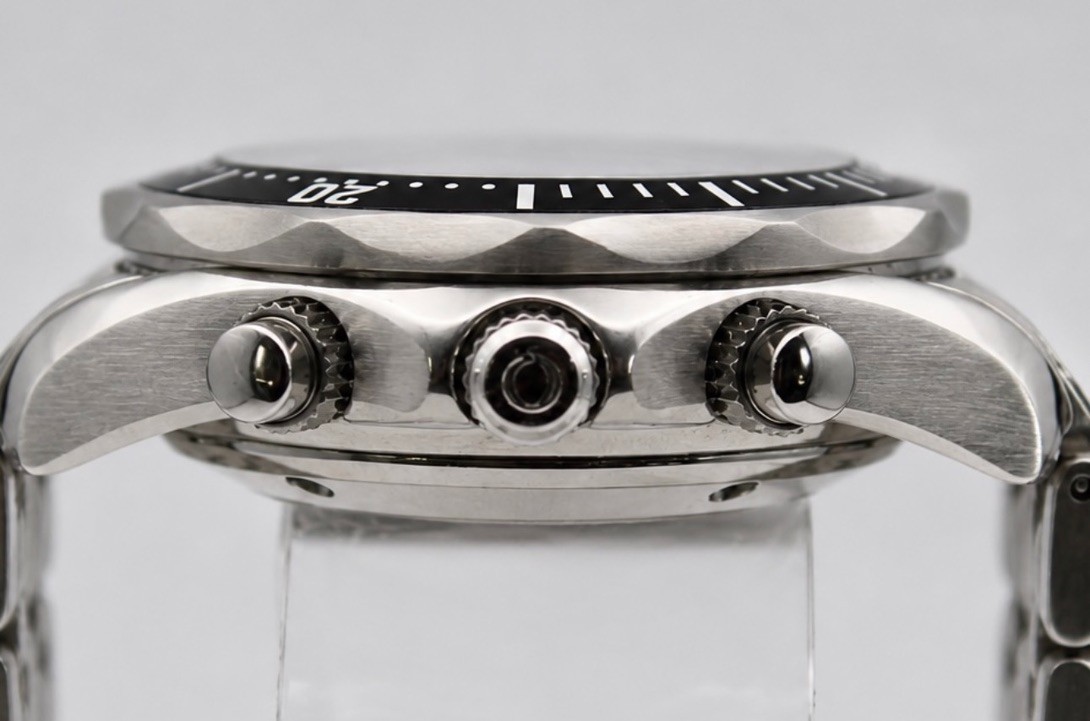 OMEGA Seamaster Diver 300M Chronograph 41.5mm Black Dial 213.30.42.40.01.001 B&P