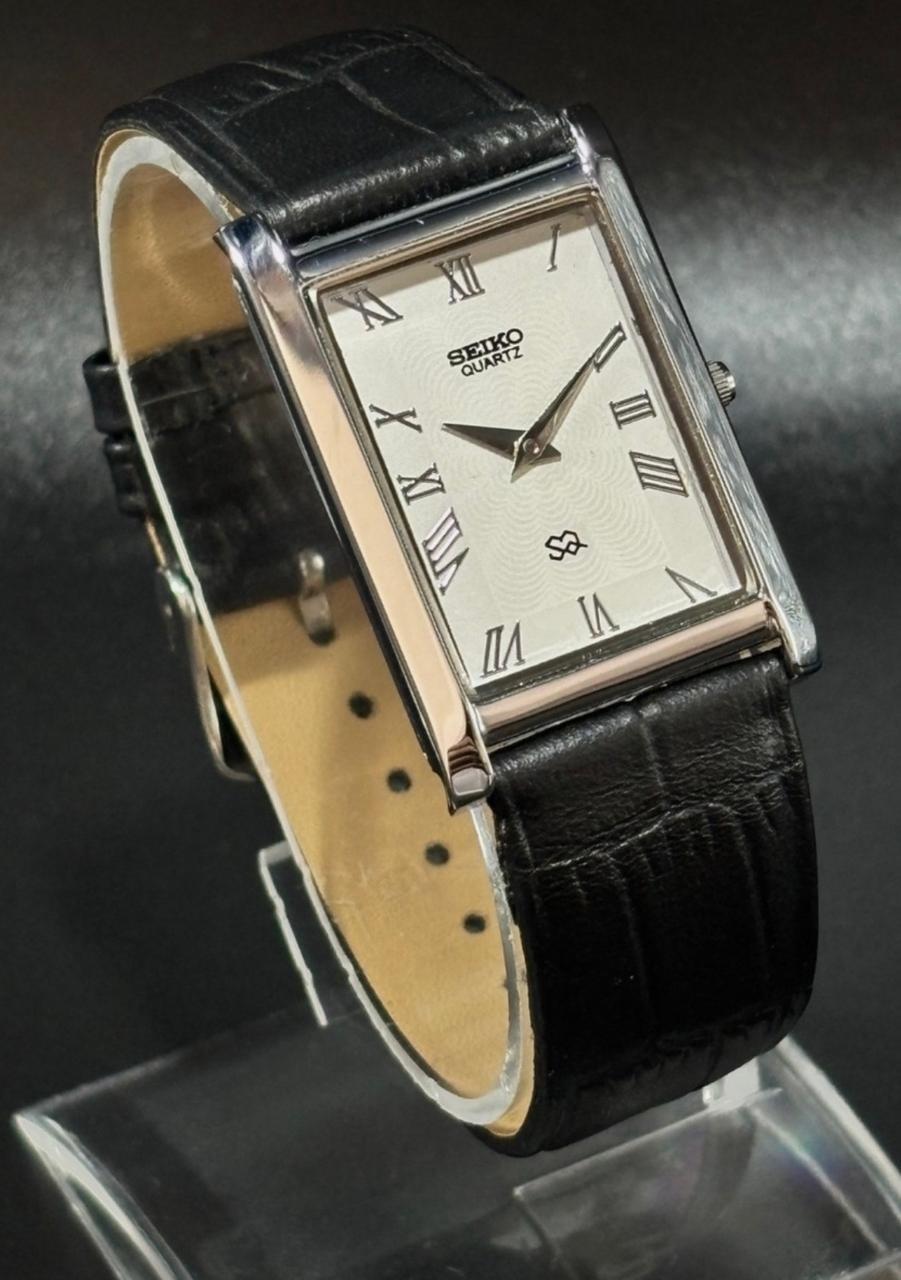 Vintage Seiko Slim Tank Quartz Men’s Wrist Watch With Free DDP Shipping