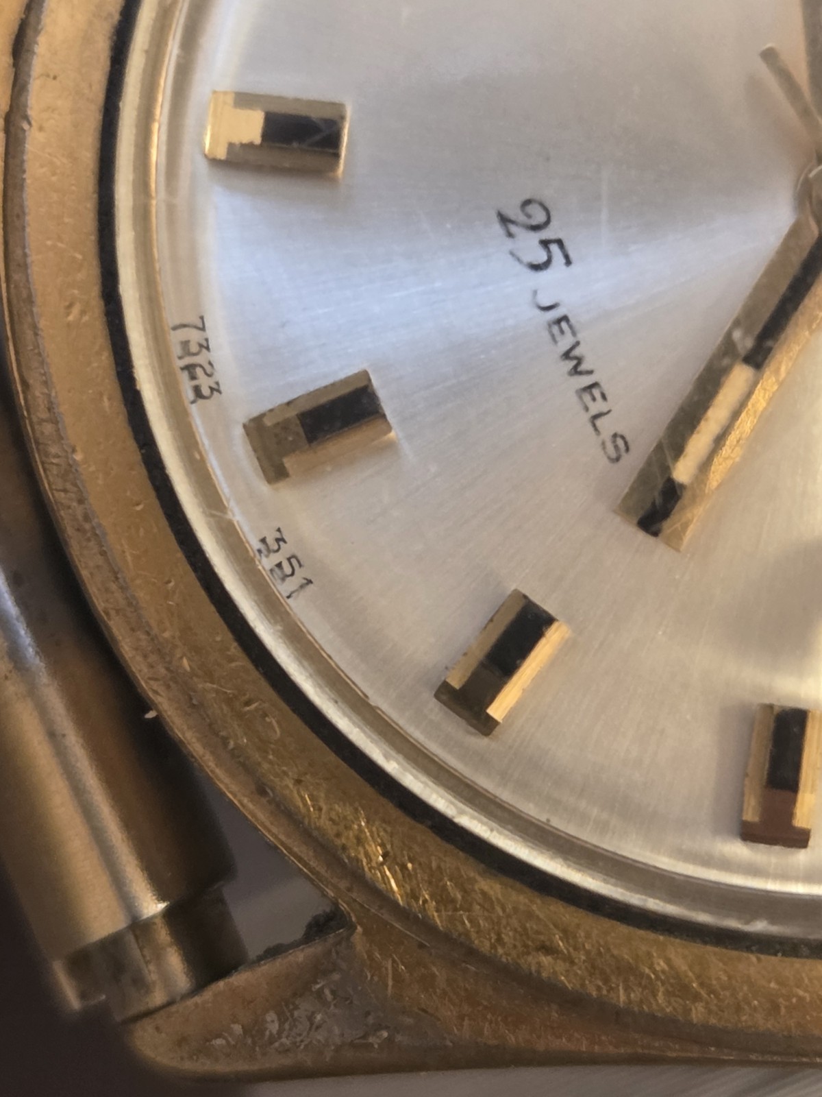 Vintage Benrus 25 Jewel Automatic Swiss Mens Watch Gold Tone Date WR