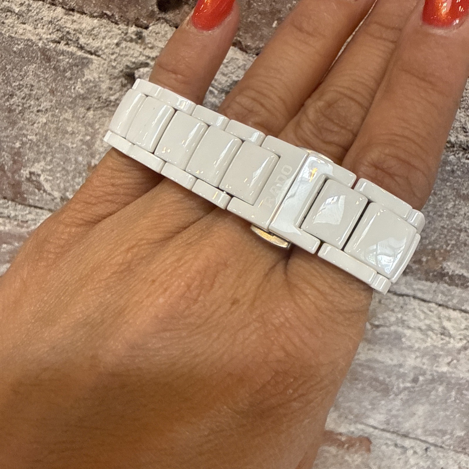 RADO True R27061902 White Ceramic Quartz Women’s Preowned missing links
