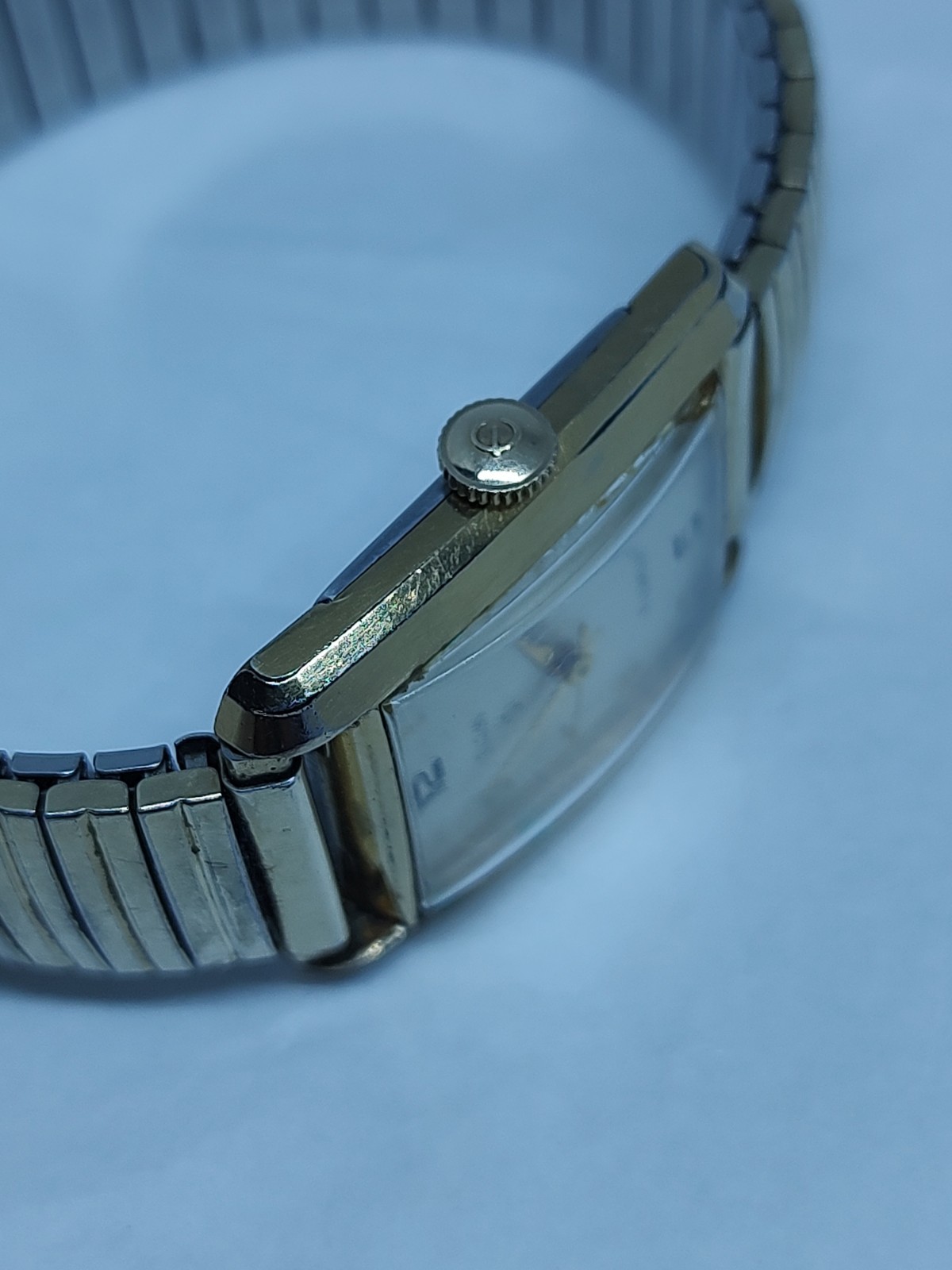 1944 Elgin 19j Rectangle Case Mens Wristwatch – Good Working Condition!