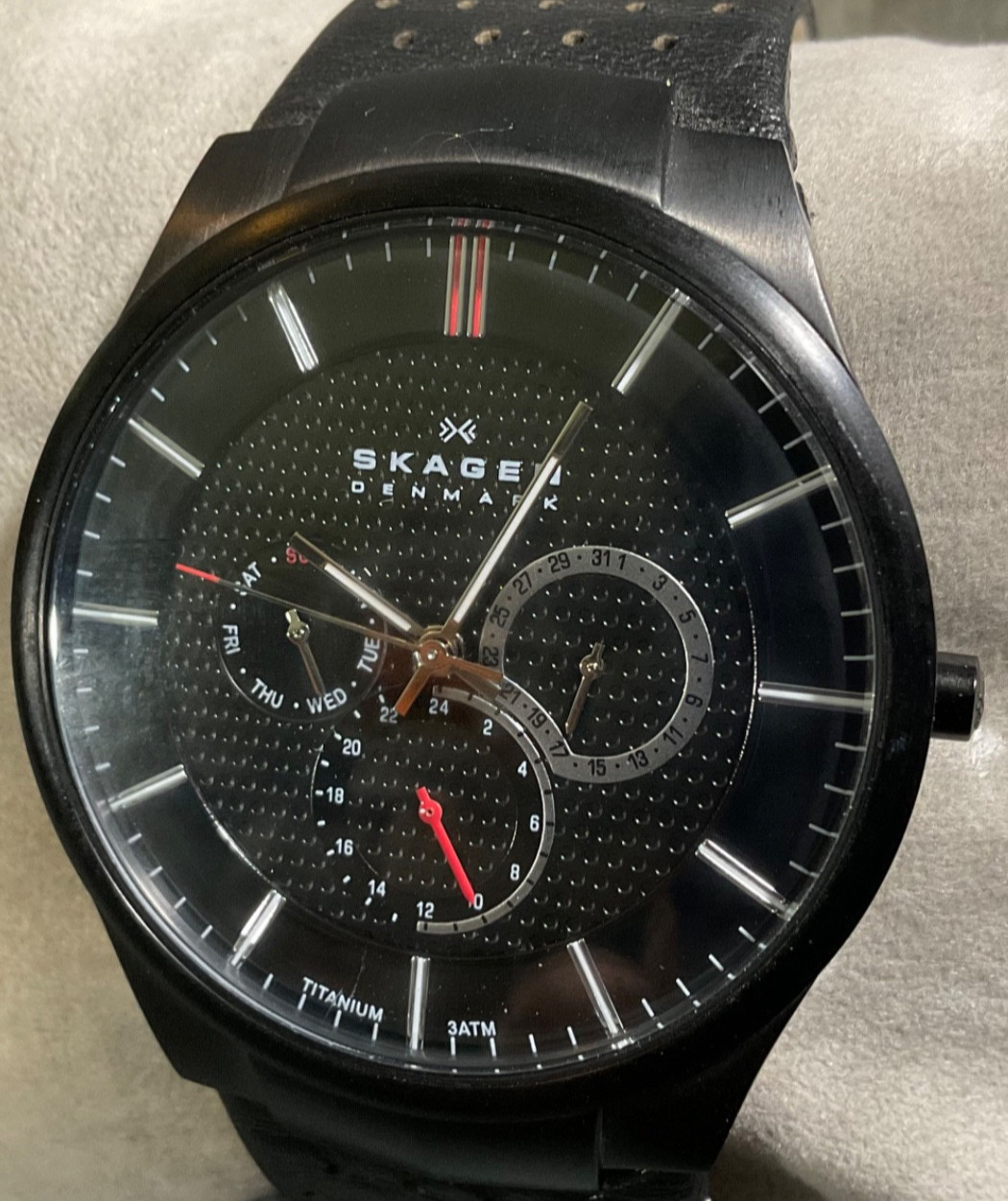 SKAGEN 809XLTBLB TITANIUM MULTIFUNCTION BLACK DIAL LEATHER WATCH NEW BATTERY