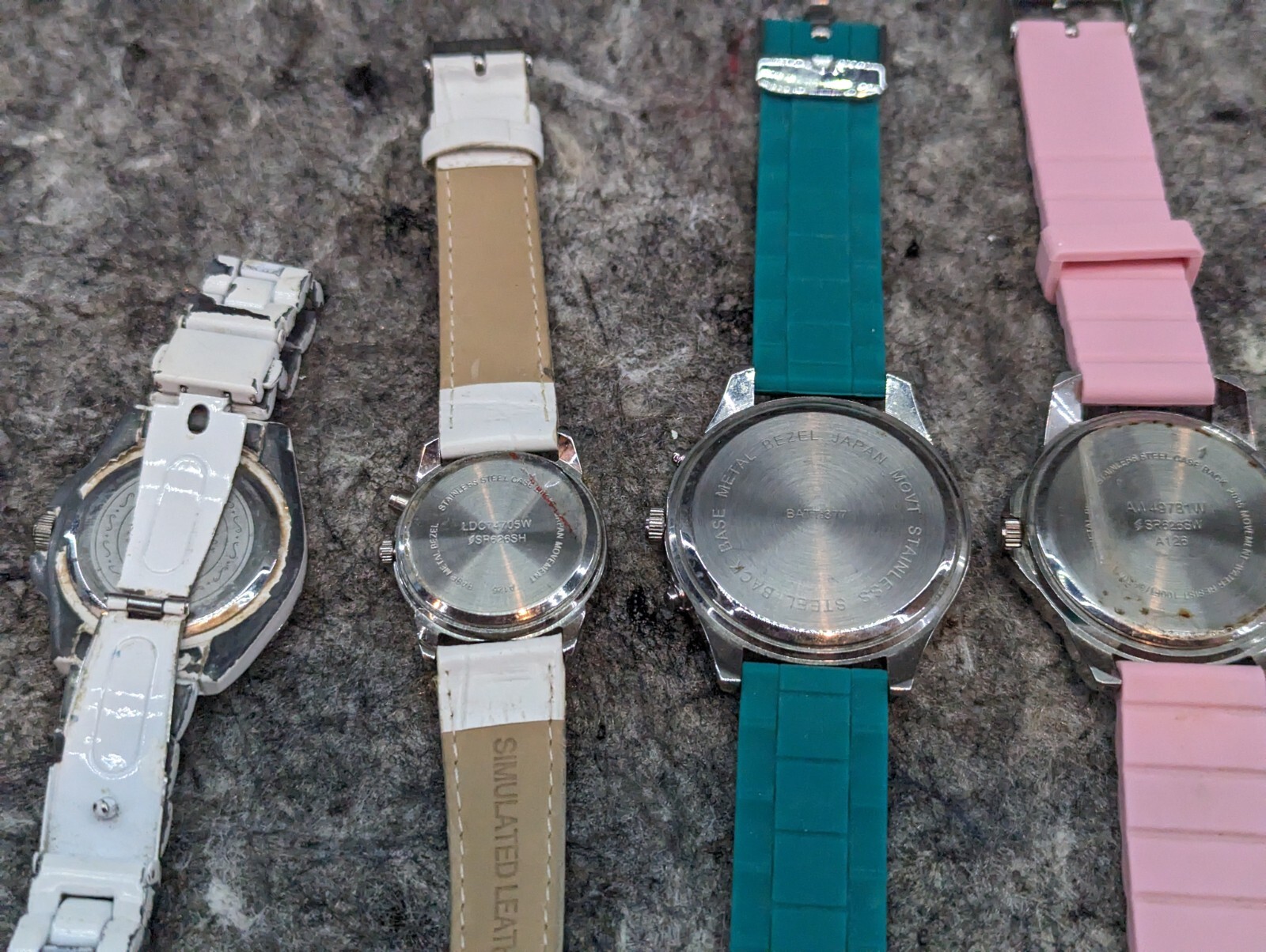 🔥Lot of 13 🔥Ladies Watches – Rubber, Leather Banded – Dead Batteries