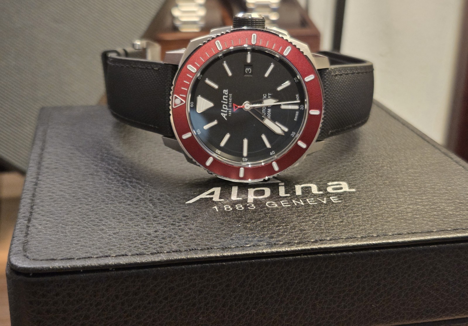 Alpina Seastrong Automatic Diver 300m black dial red bezel – excellent condition