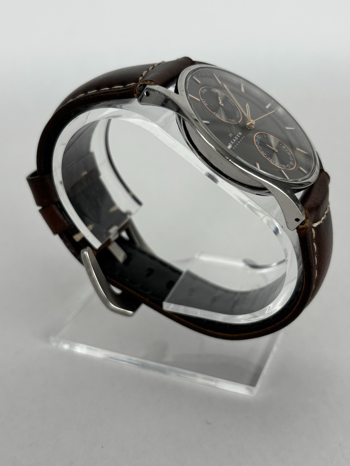 Skagen SKW6086 40mm Silver Tone Quartz Day/Date Watch w/Brown Band & New Battery