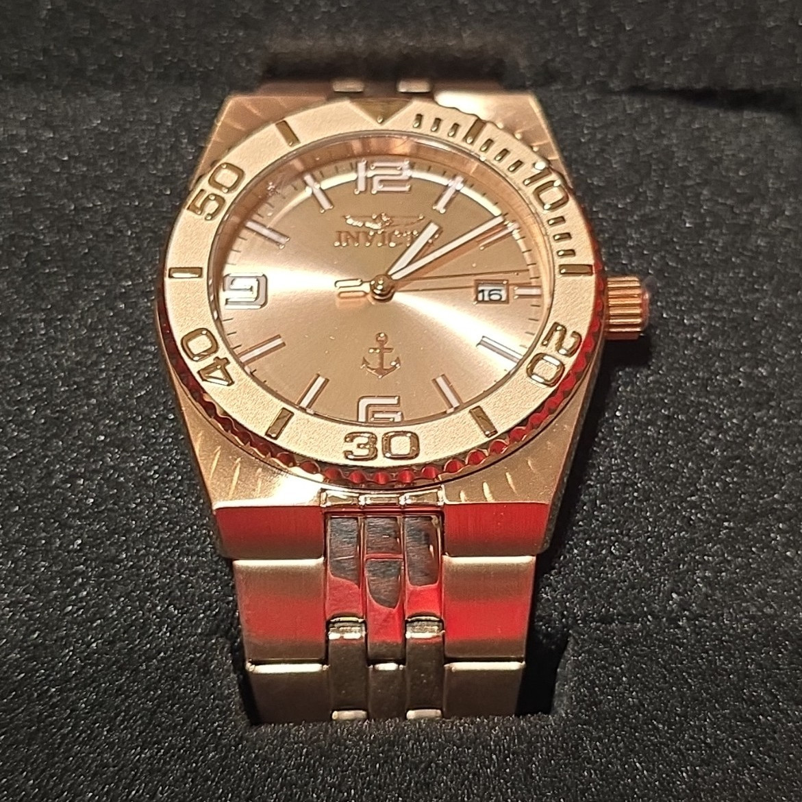 Invicta Pro Diver Quartz Analog Gold SS Bracelet Date 100m 38mm w/ Box
