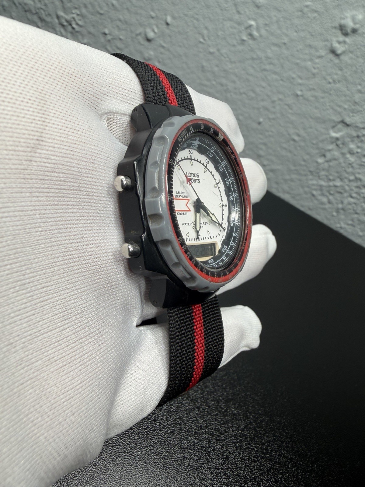Lorus Sports Men’s Analog-Digital Quartz Wristwatch 100m Black/Red Nylon