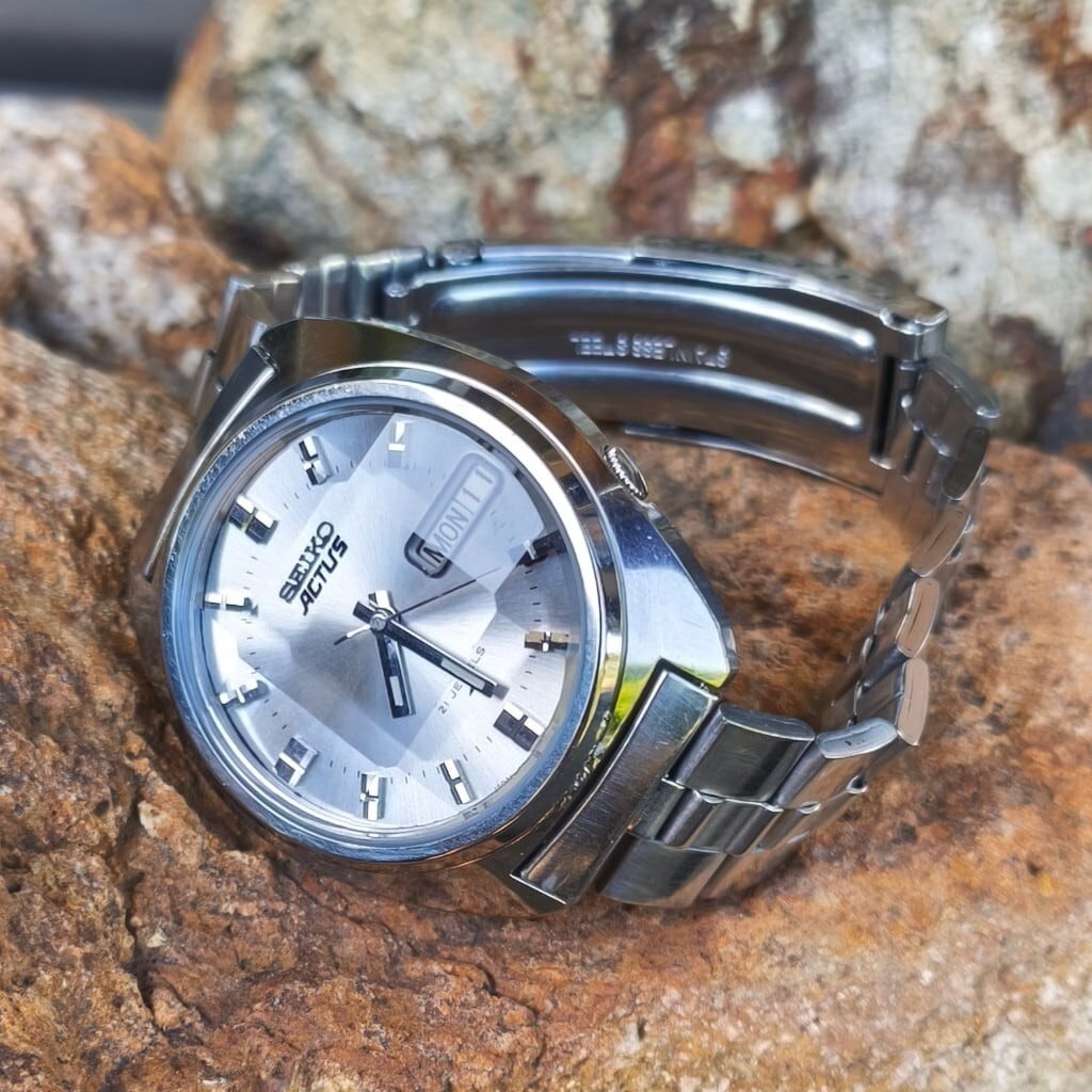 SEIKO ACTUS 7019-7350 21J Automatic Vintage Watch Manufactured in Japan in March