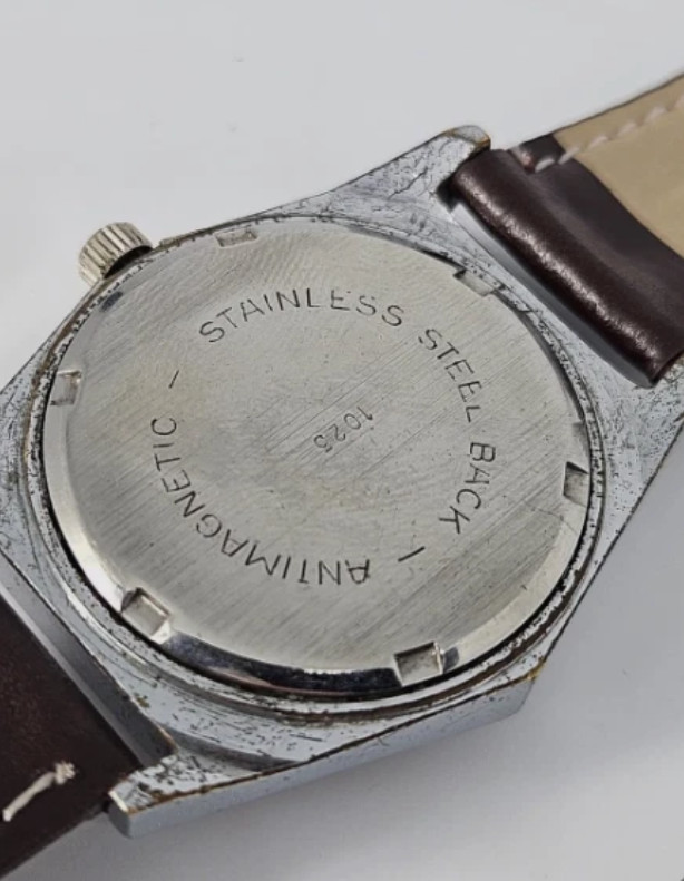 Vintage 1970s Men’s Supervernos 21 cal.FE 140-1B 18 Jewels Date 36mm Watch