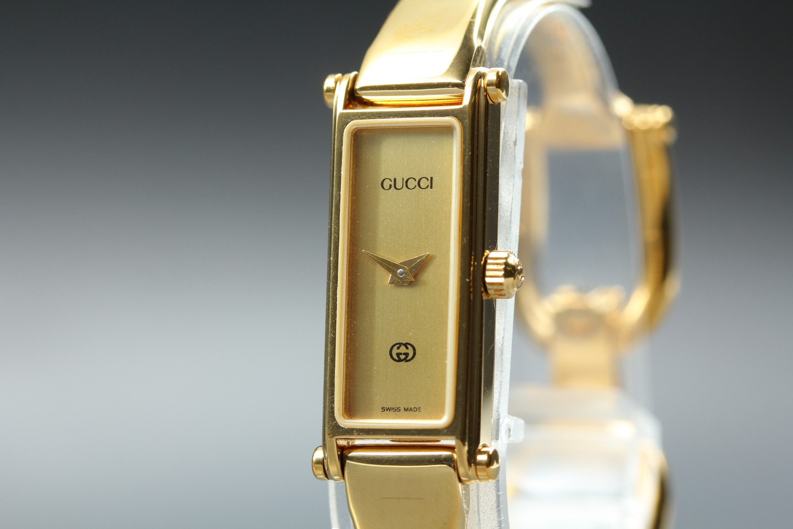 [Near MINT] GUCCI 1500 Gold Dial 13mm Quartz Women’s Vintage Watch From JAPAN