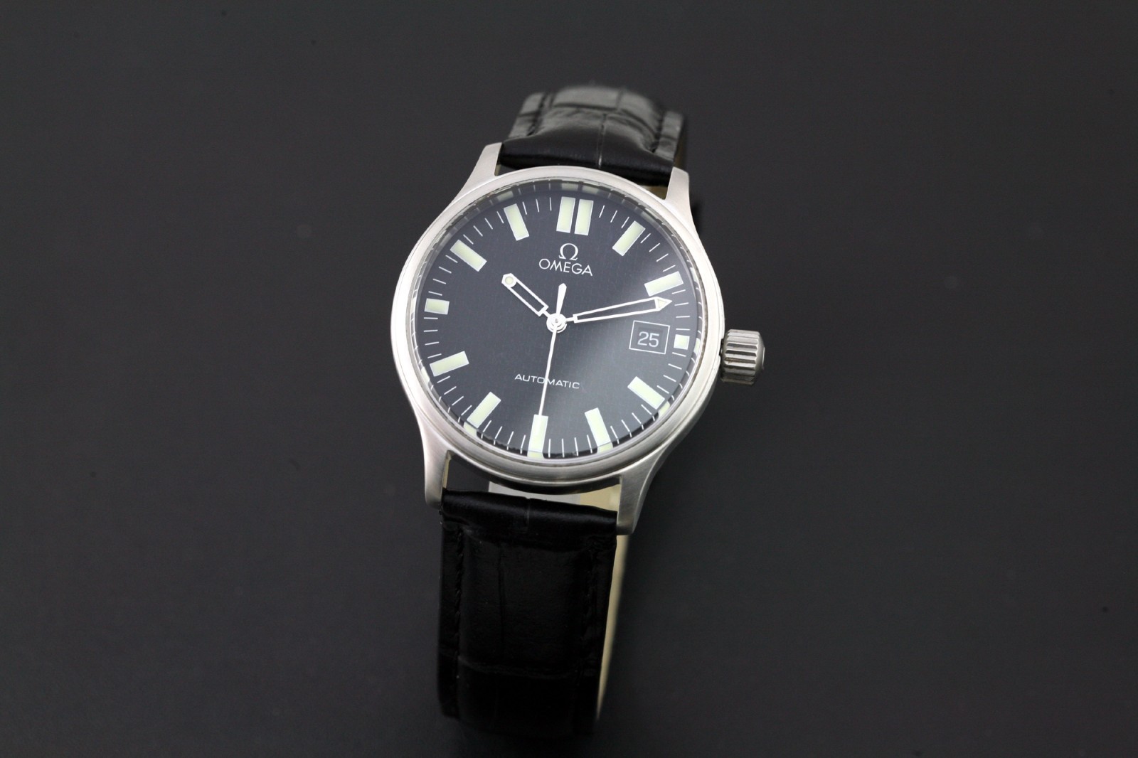 Rare OMEGA Classic dynamic 5203.51 Date Black Automatic Men’s Screw Crown Watch