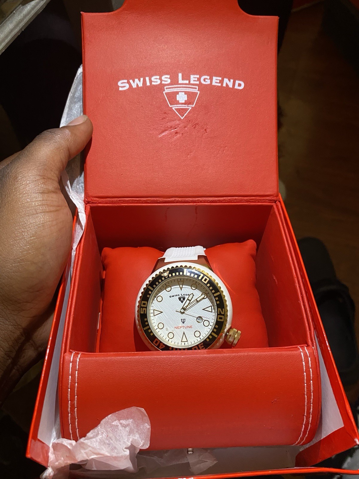 Swiss Legend Neptune Men’s Quartz Diver 44mm White Dial Rubber Strap 100m Box