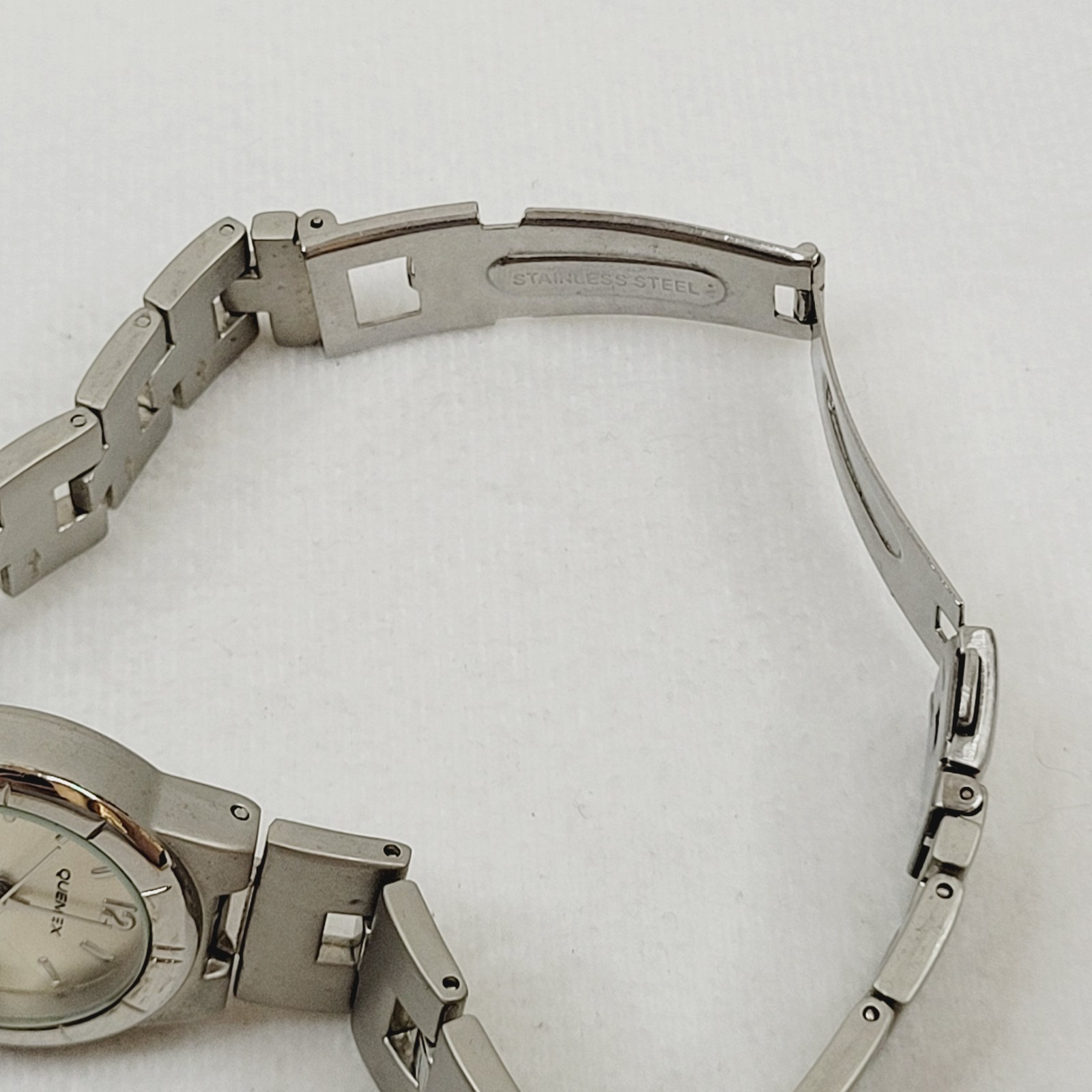 Vintage Quemex Watch Silver Tone Quartz Movement Working Folding Clasp 7″