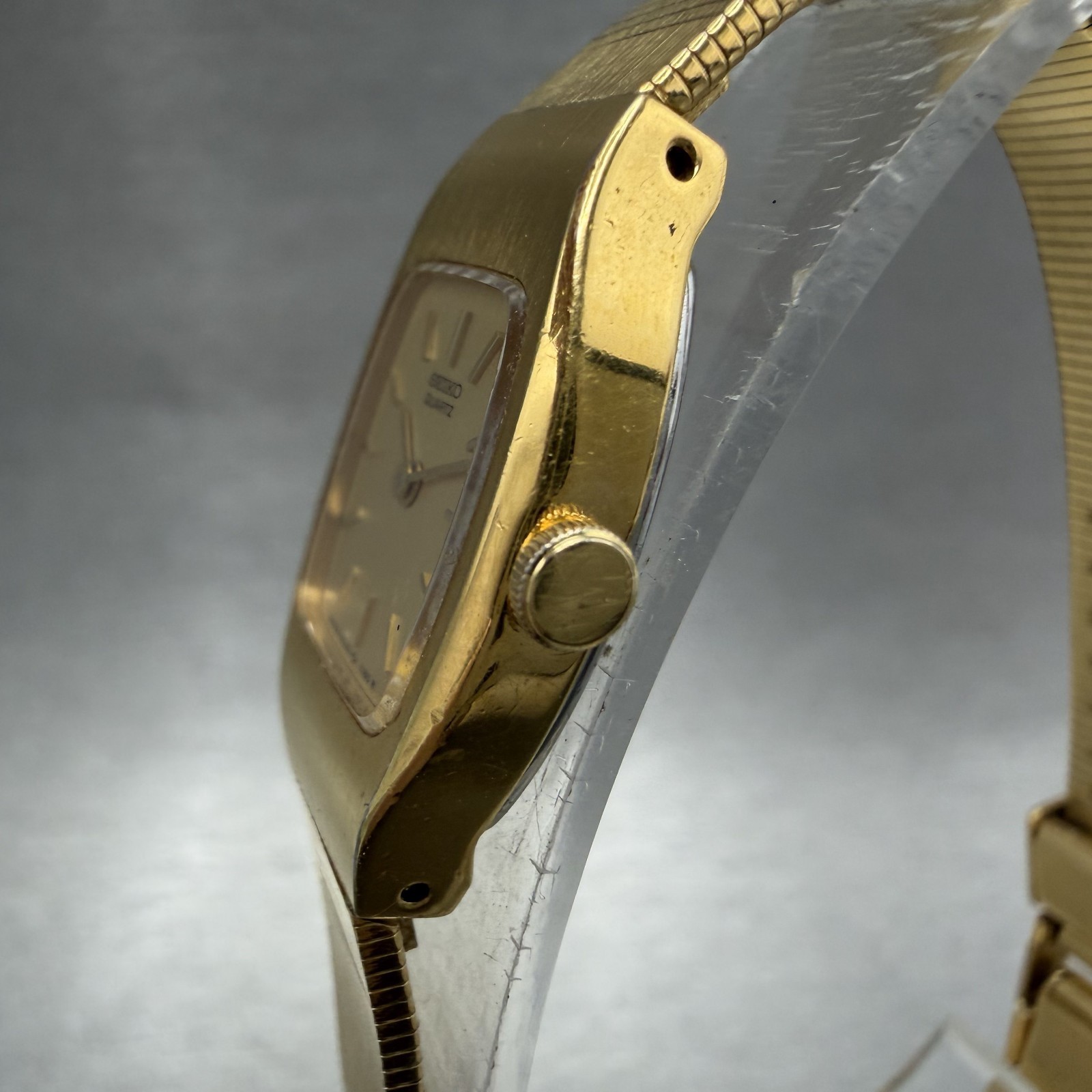 Seiko Watch Women 16mm Gold Dial Gold Tone 2C20-5559 Tonneau VTG New Battery