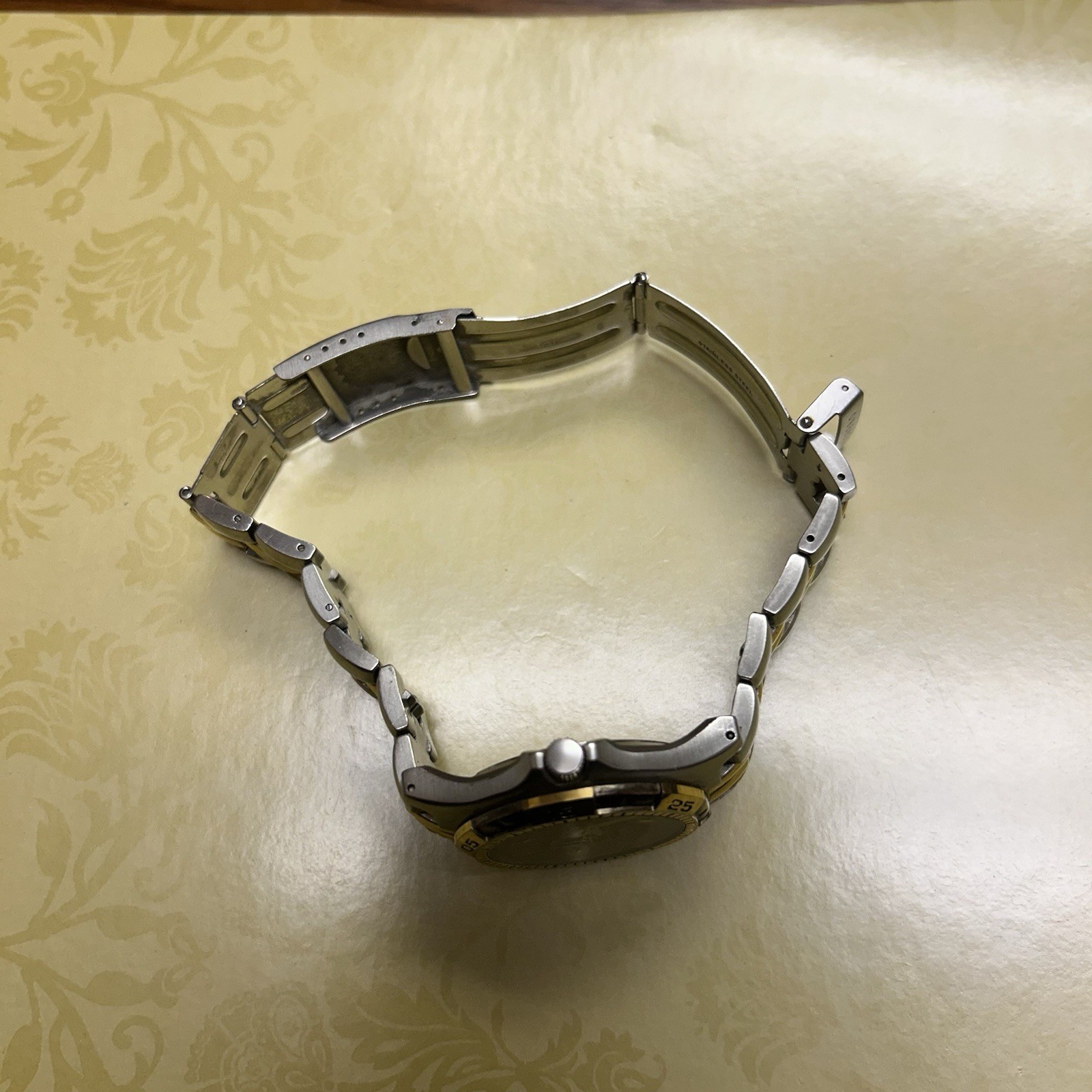 Guess Waterpro Men’s Watch Japan Movement Stainless Steel Back 100m Water Rest.