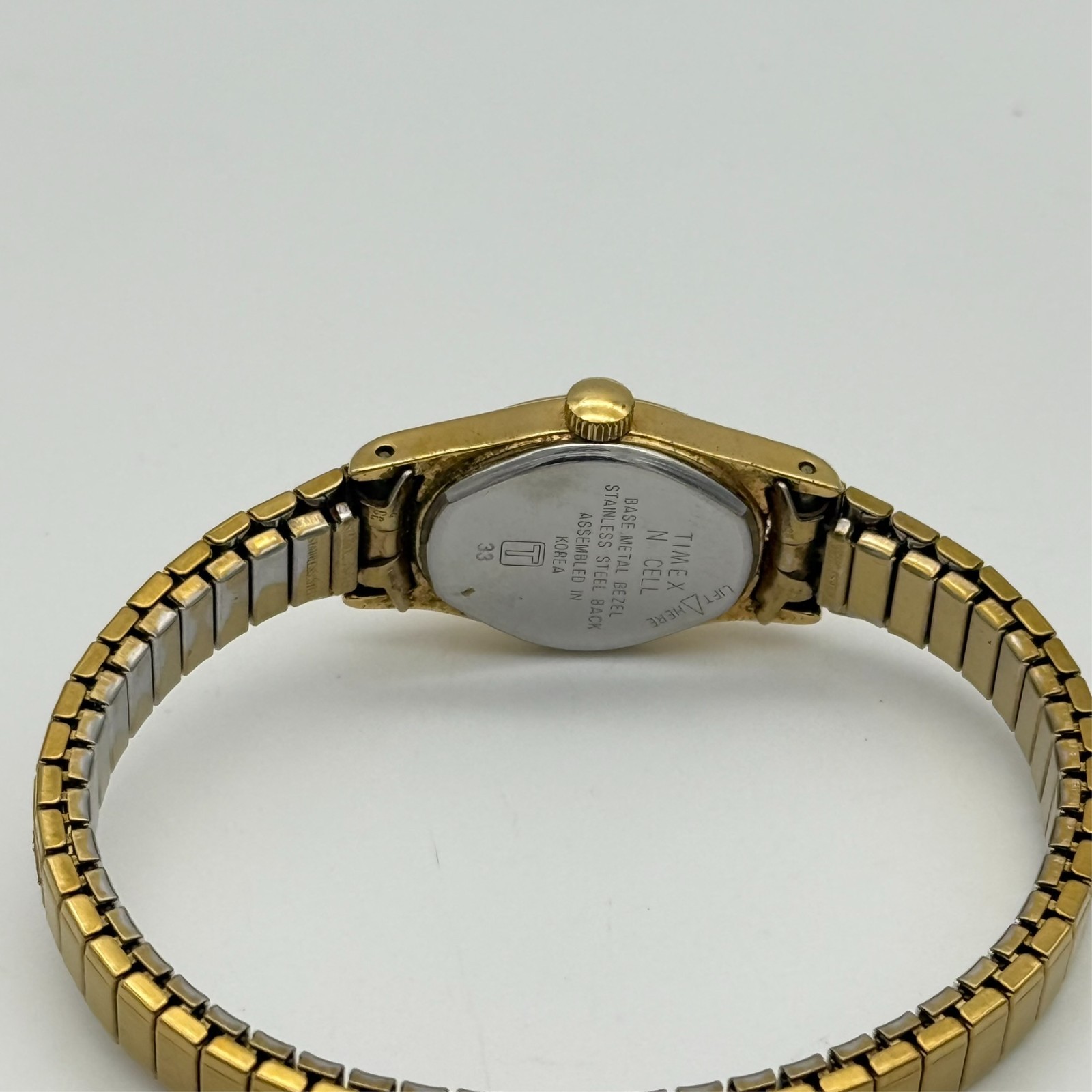 Women’s Vintage 1987 TIMEX Gold Tone Classic Petite Flex Bracelet Watch, Oval