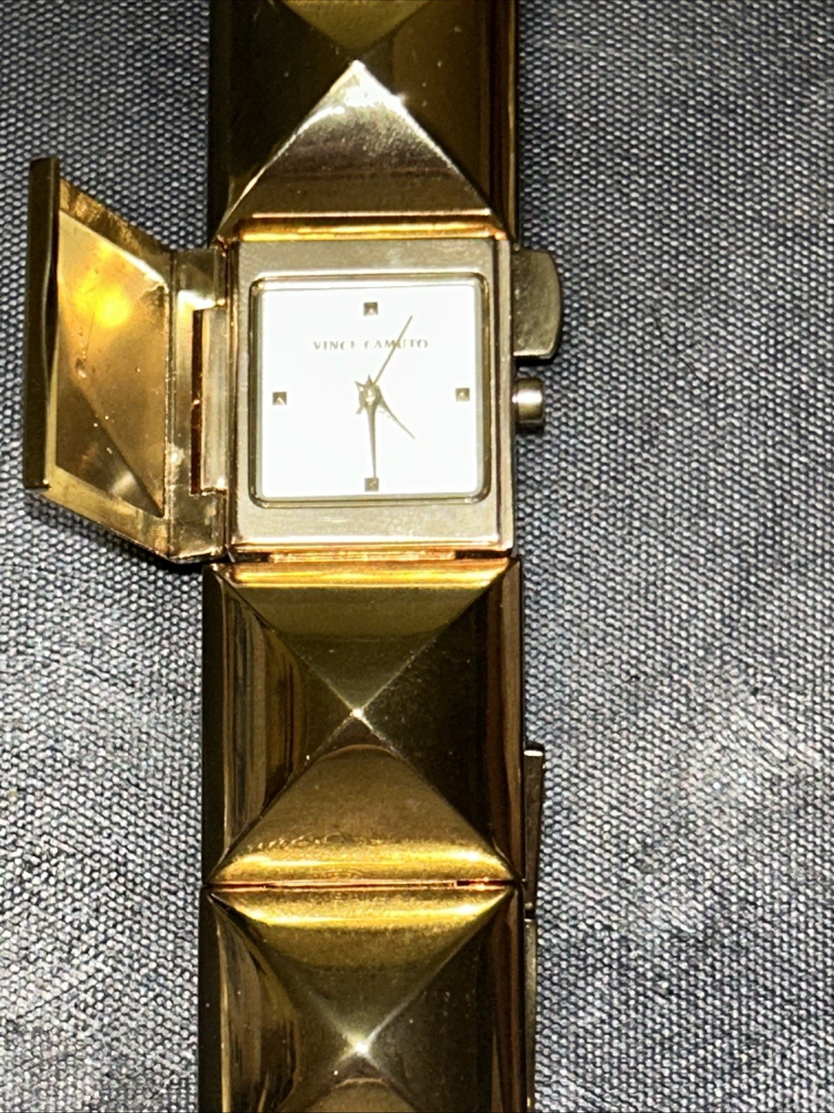 ✨Vince Camuto Women’s VC/VINTAGE Gold-Tone Pyramid Bracelet Covered WORKS GREAT