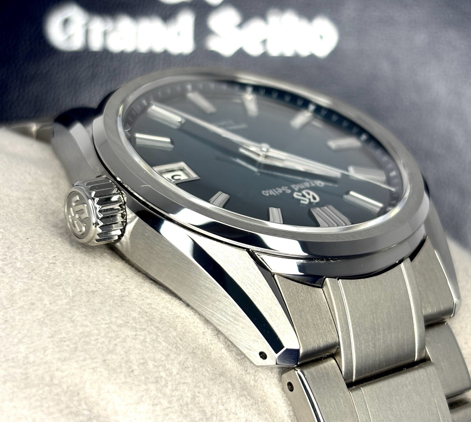 Grand Seiko Atera Valley SLGA025 Titanium 40mm 2026 Full Set Unworn