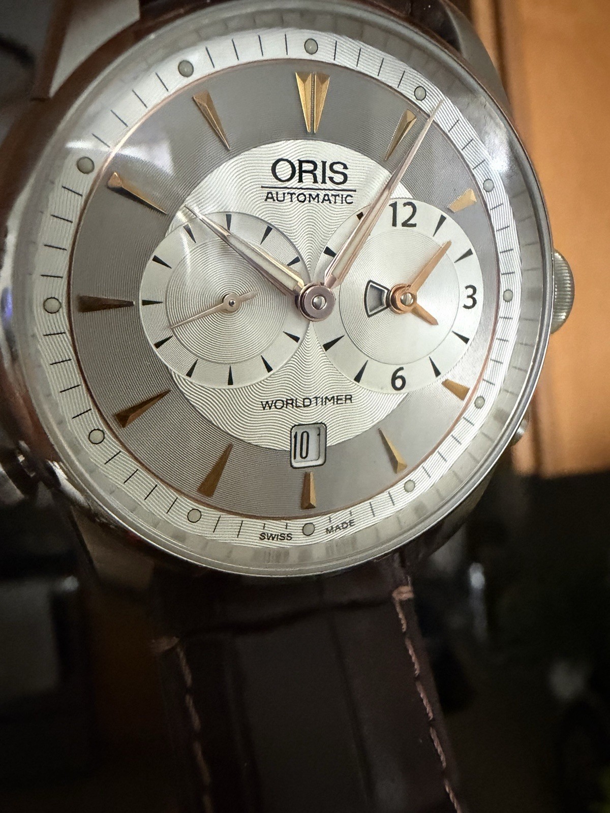 Oris Worldtimer Automatic Silver/Gray Dial Leather/42 mm Comes with Two Straps