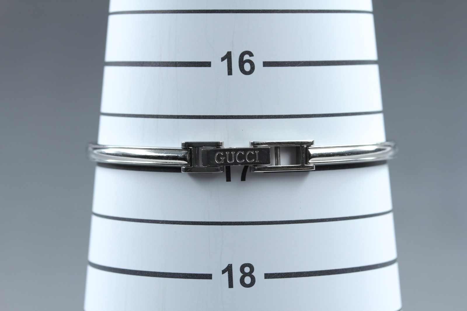 Vintage Gucci Change Bezel 11/12.2L Light Green Bezel Silver Women’s Qz Watch