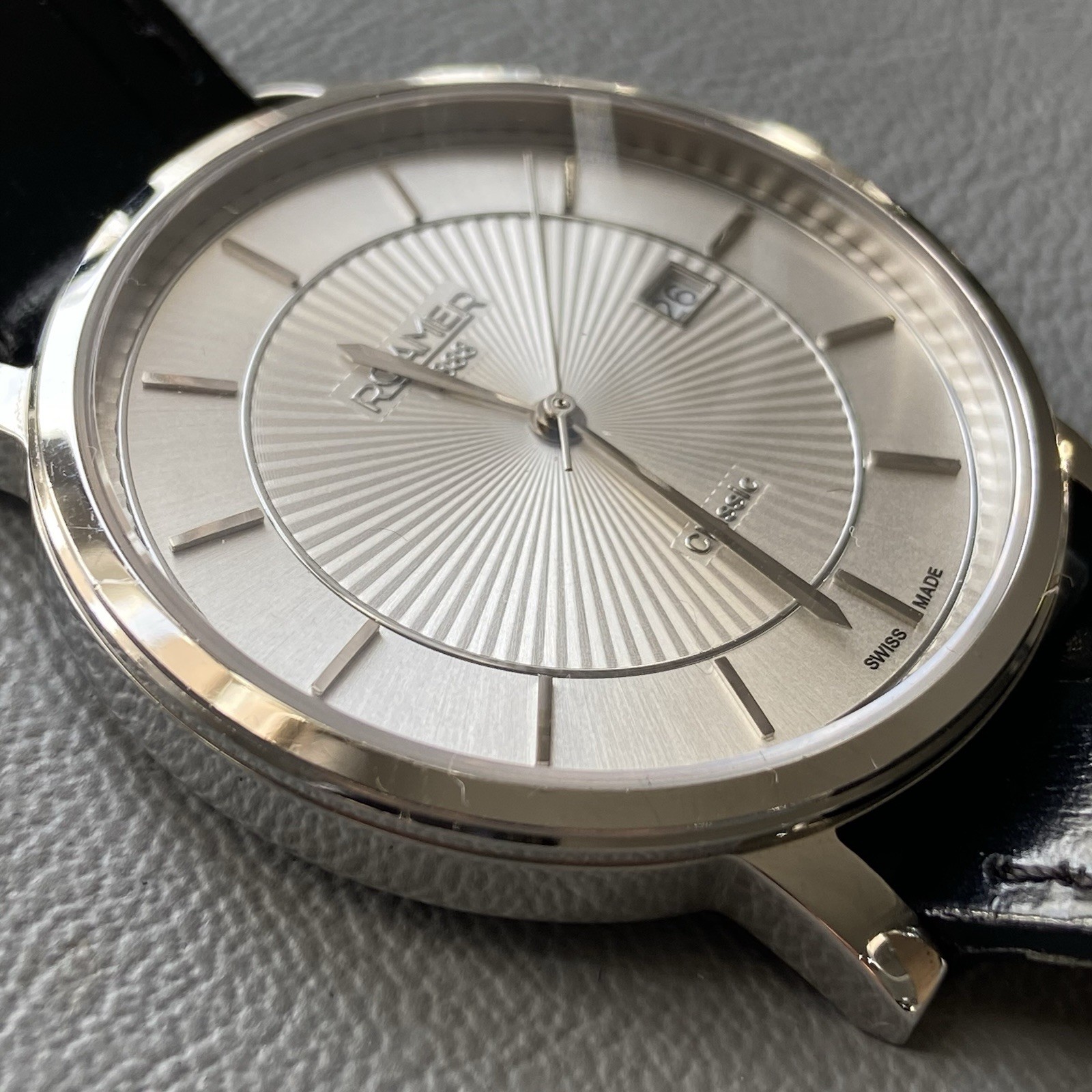 Mens Genuine Roamer Classic Swiss designer watch Sapphire date 709856 Ex-display