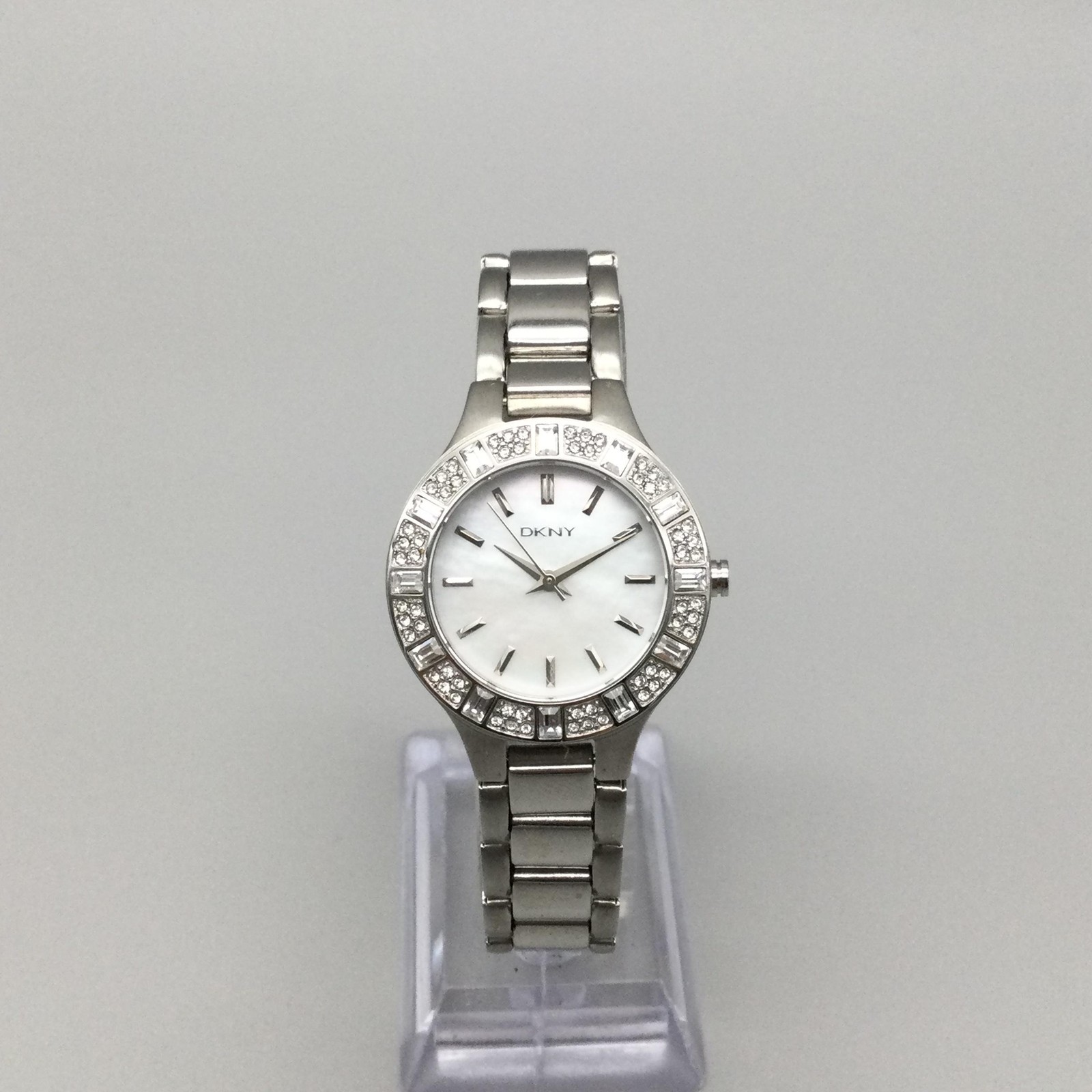 DKNY Womens Watch 30mm White MOP Dial Crystal Stainless NY-8485 New Battery 7″