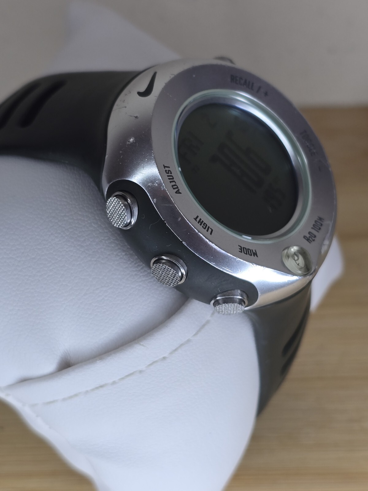 RARE Nike WA0018 Altitude Compass Barometer. Dual Time. New Battery.