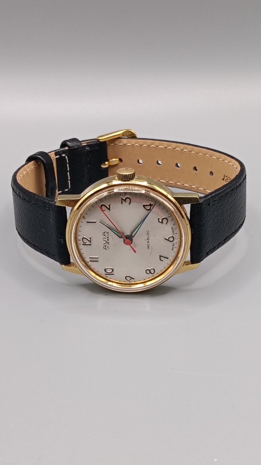 Vintage 1960s Avia Manual Wind 17 Jewels Silver Dial Swiss Gold Plated Running