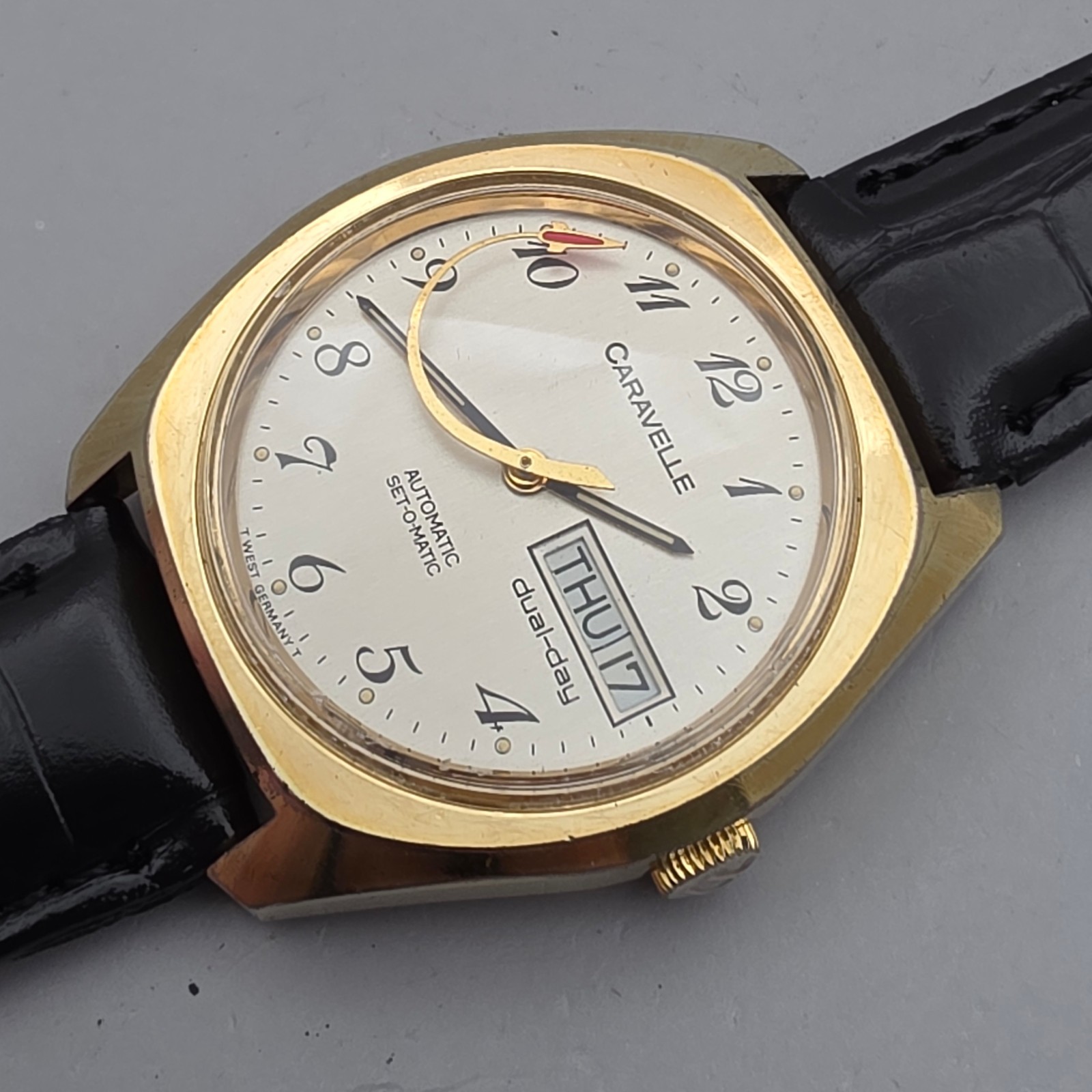 Vintage CARAVELLE men’s automatic watch day/date Rocket second hand germany 1978