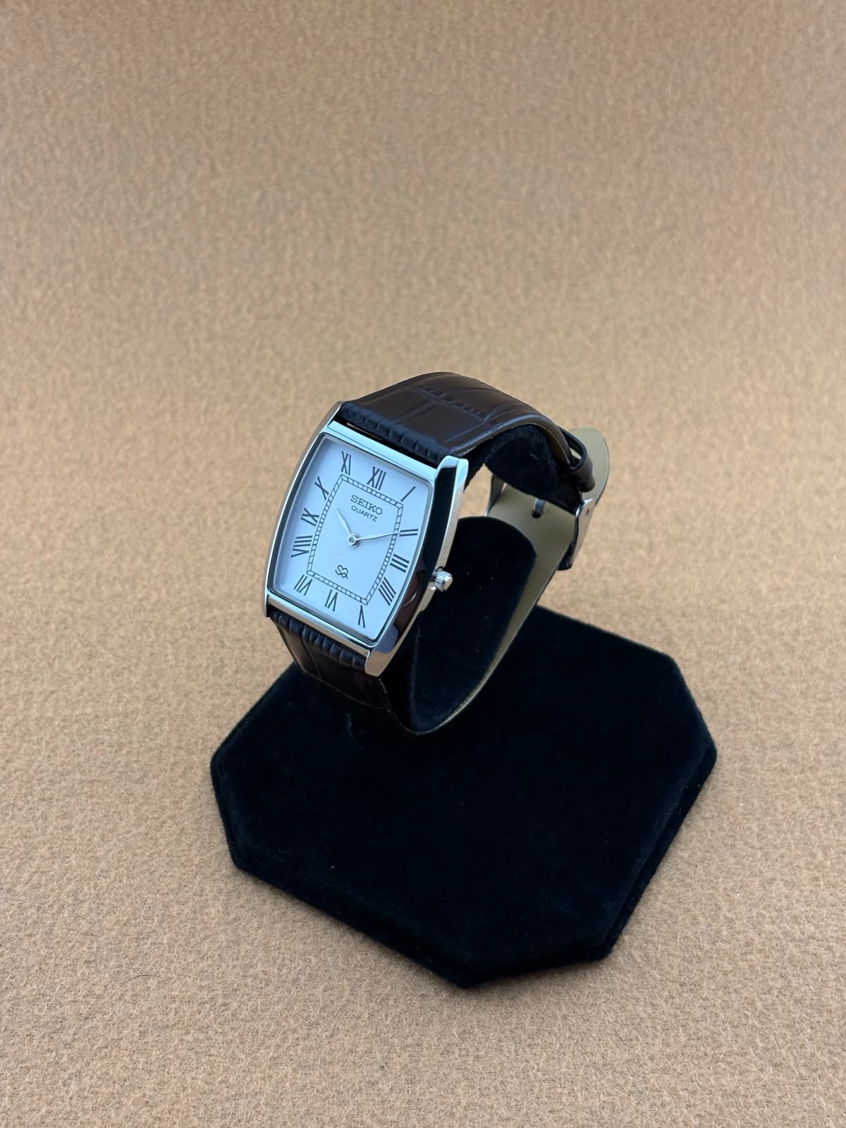 WHITE DIAL Vintage Seiko Slim Tonneau Tank Men’s Wristwatch-dark brown strap