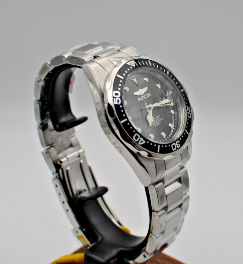 Invicta Pro Diver 17046 Men’s Quartz Watch – NEW – Box, Papers & Tags