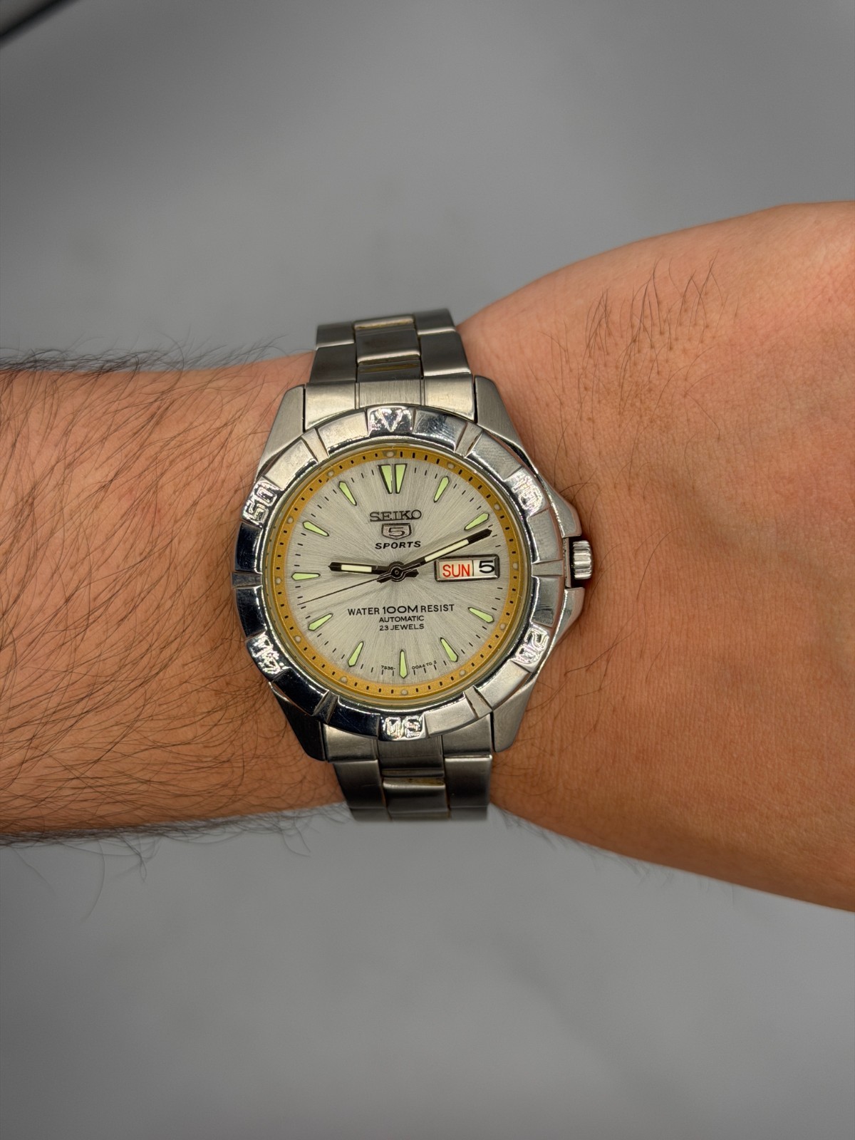 Vintage Seiko 5 Sports Automatic 7s36 Men’s Watch 42 mm Day Date Japan Made