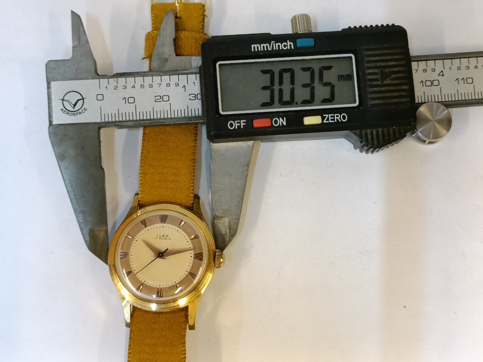 ILEX 17 RUBIS WINDING CREAM DIAL SWISS UNISEX ADULTS WORKING CONDITION