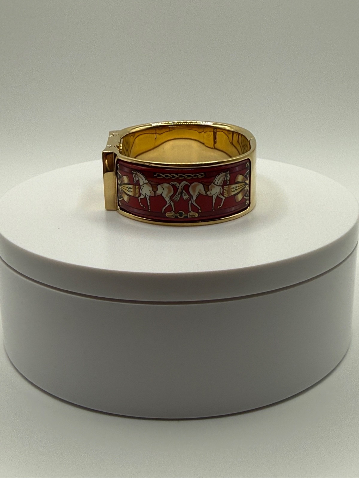 Hermès Loquet Enamel Bangle Watch Red Horse Gold Plated Swiss Quartz Working