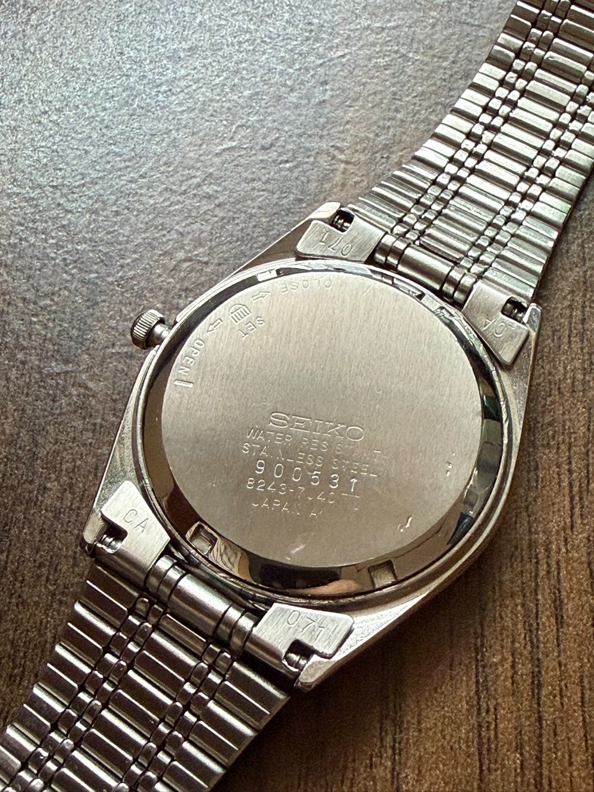 1983 SEIKO LORD QUARTZ 8243-7040 Silver Linen Dial