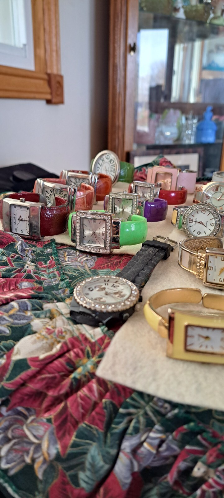 Ladies Vintage Watches For Parts or Repair Grouping Of 34