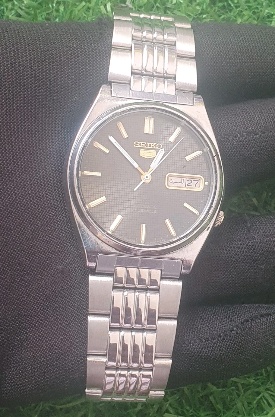 Vintage Seiko 5 Automatic Stainless Steel men Wristwatch made in Japan