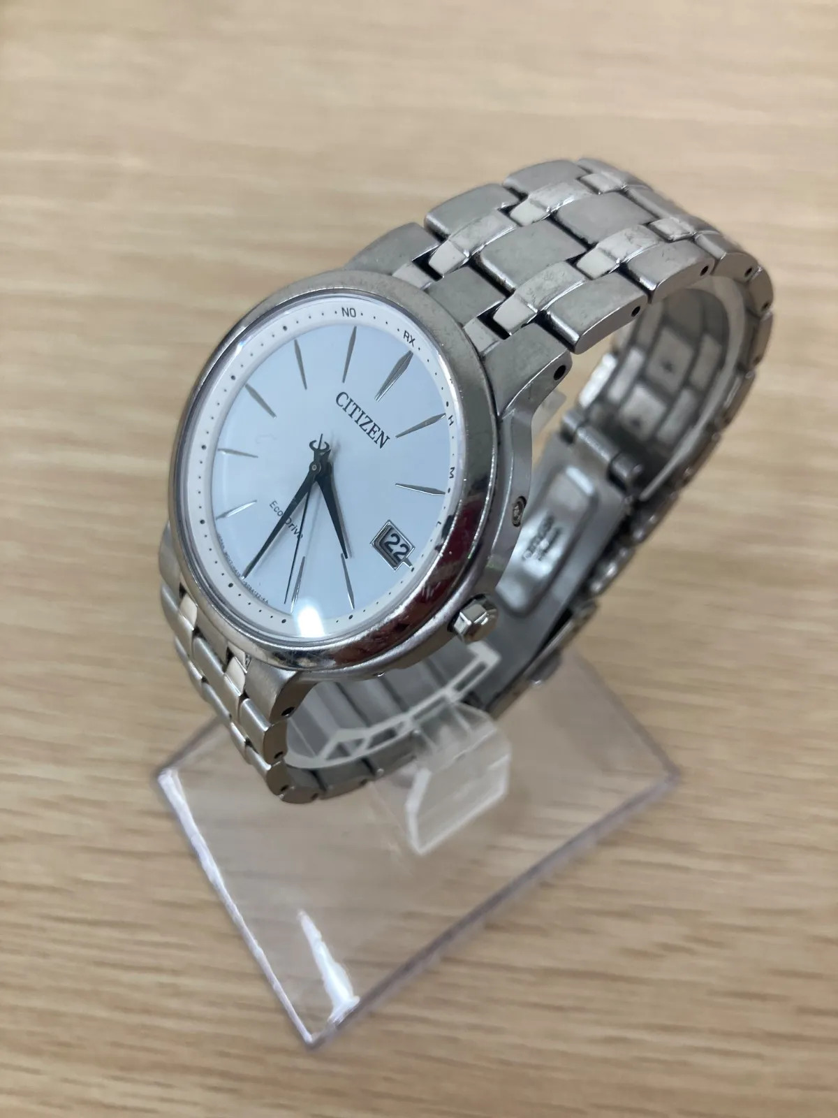 % Non-functional, solar panel dead, CITIZEN Eco-Drive white silver wristwatch [W