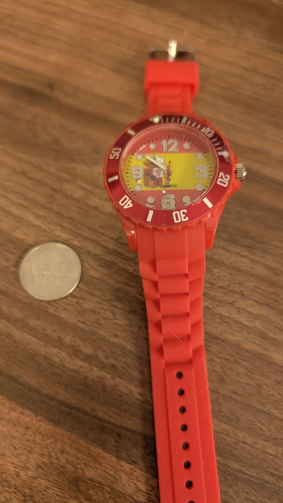 Red Spain Flag Quartz Watch – Sport Style, Rotating Bezel, Silicone Band
