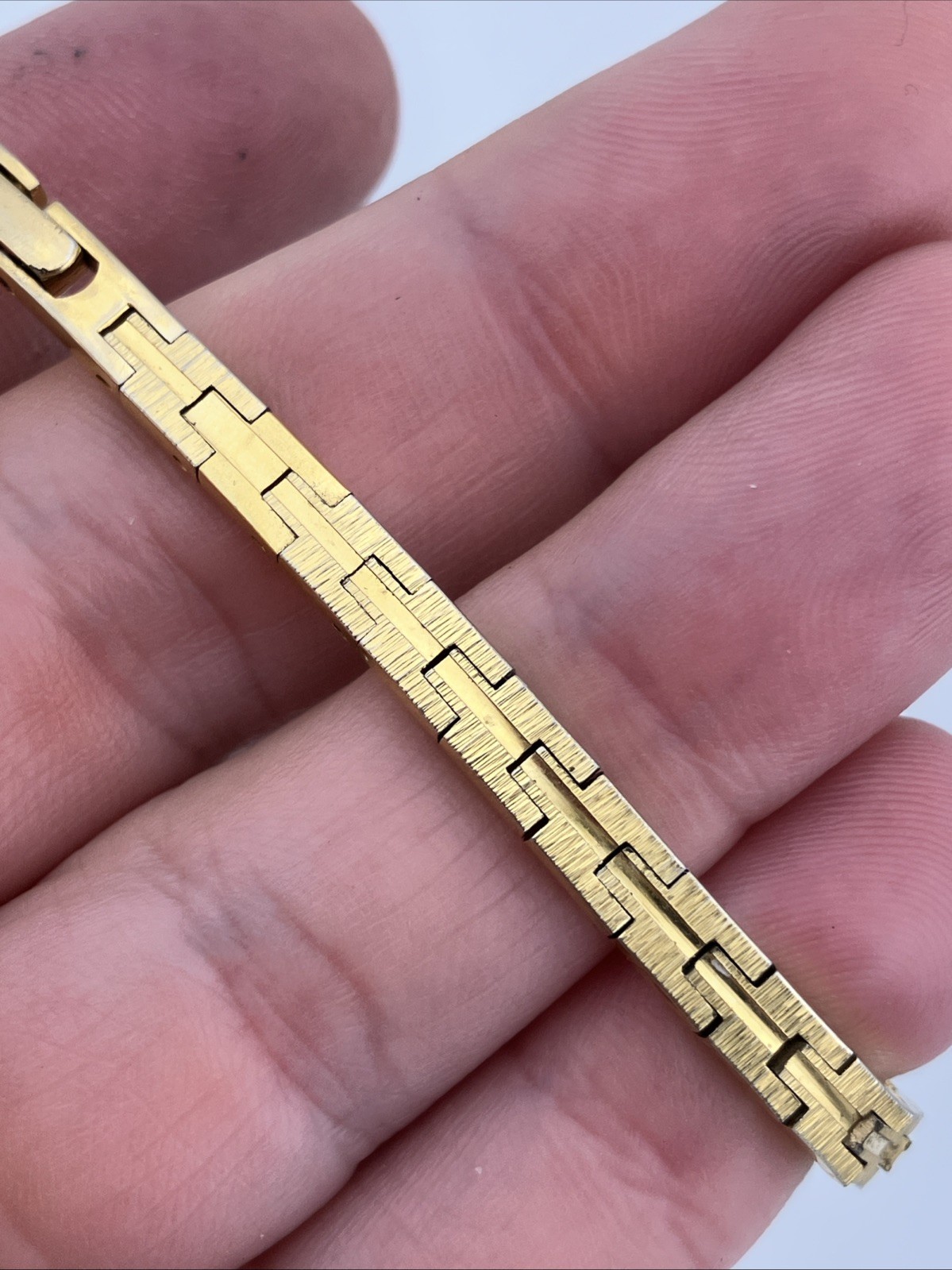 Vtg Armitron Ladies 16mm Dainty Watch Gold Tone Heart Dial 6″ 25/5048 -RUNS