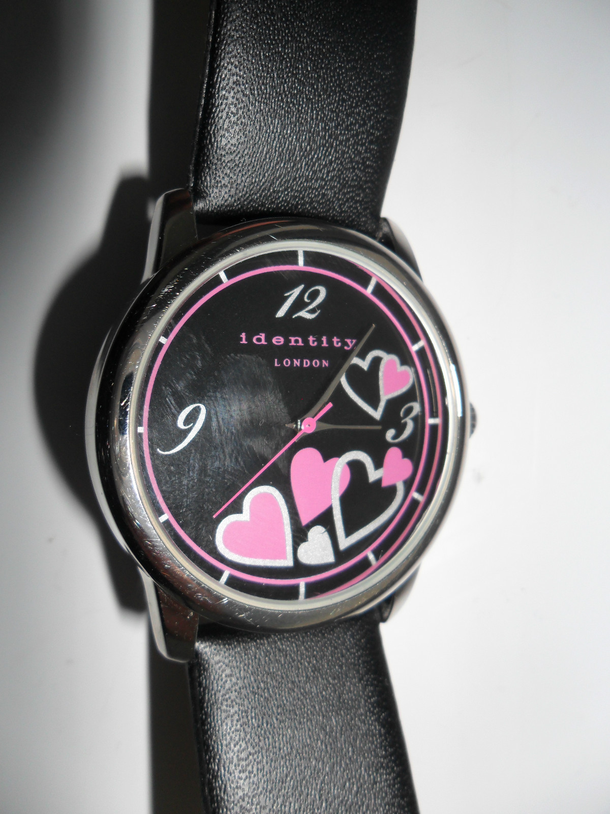 PURPLE HEARTS WATCH BLACK FACE IDENTITY LONDON RETRO HIPPY WRISTWATCH LADIES BA6