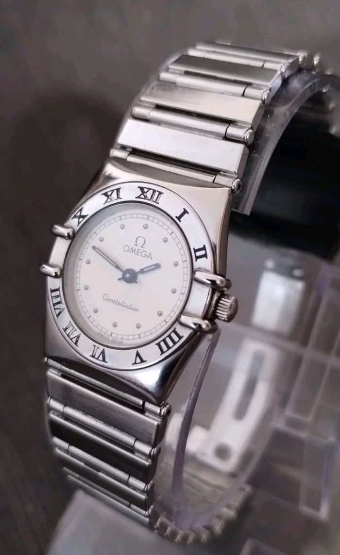 Vintage OMEGA Constellation 23mm Quartz Watch Runs & Keeps Time New Battery NICE