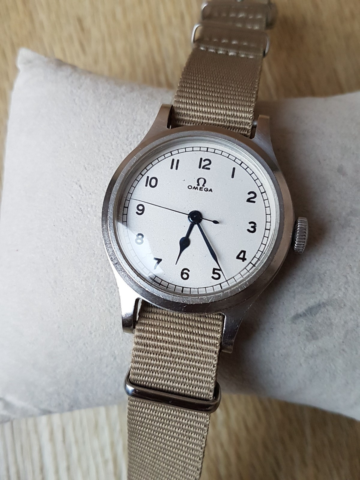 Omega British military Air Ministry 6B/159 RAF watch 56, issued Pilot watch